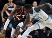 米兰体育入口-开拓者客场战胜黄蜂，利拉德比赛中创造出惊人表现