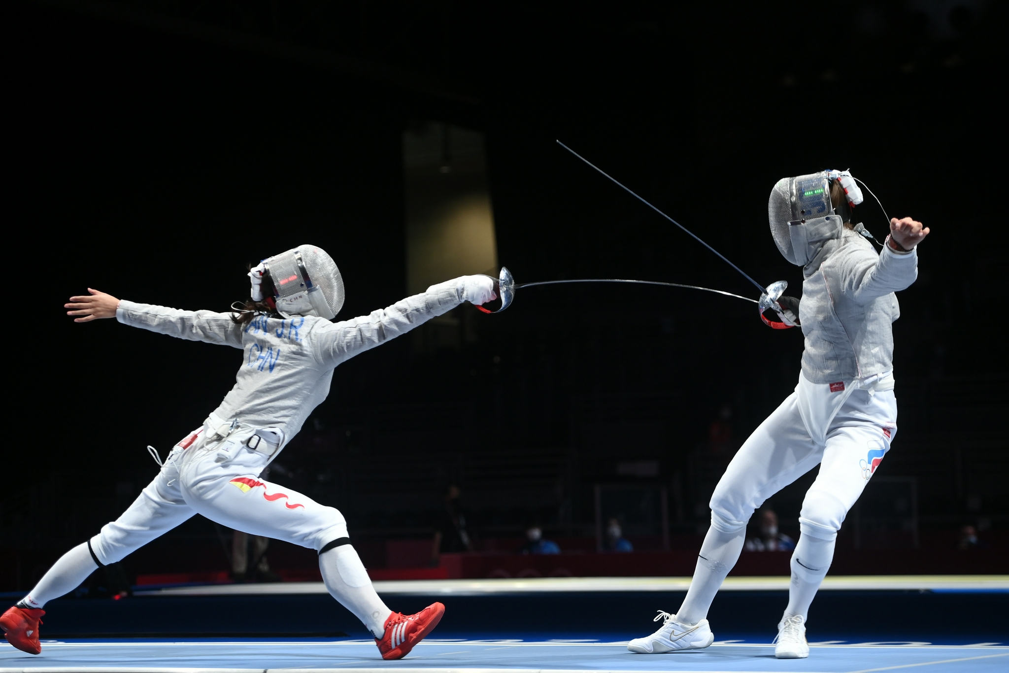 包含缅甸击剑选手异军突起，力拼头名的词条