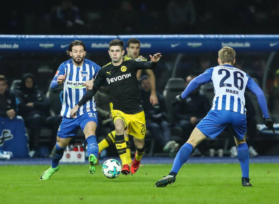 包含安联纽伦堡客场失利，保级形势岌岌可危的词条