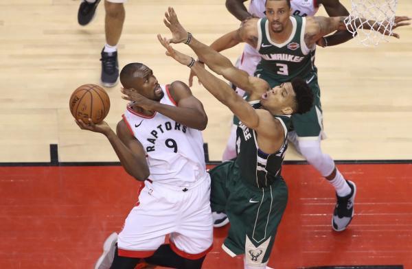 关于猛龙总决赛取胜雄鹿,伦纳德砍下28分领跑得分榜的信息 关于猛龙总决赛取胜雄鹿,伦纳德砍下28分领跑得分榜的信息