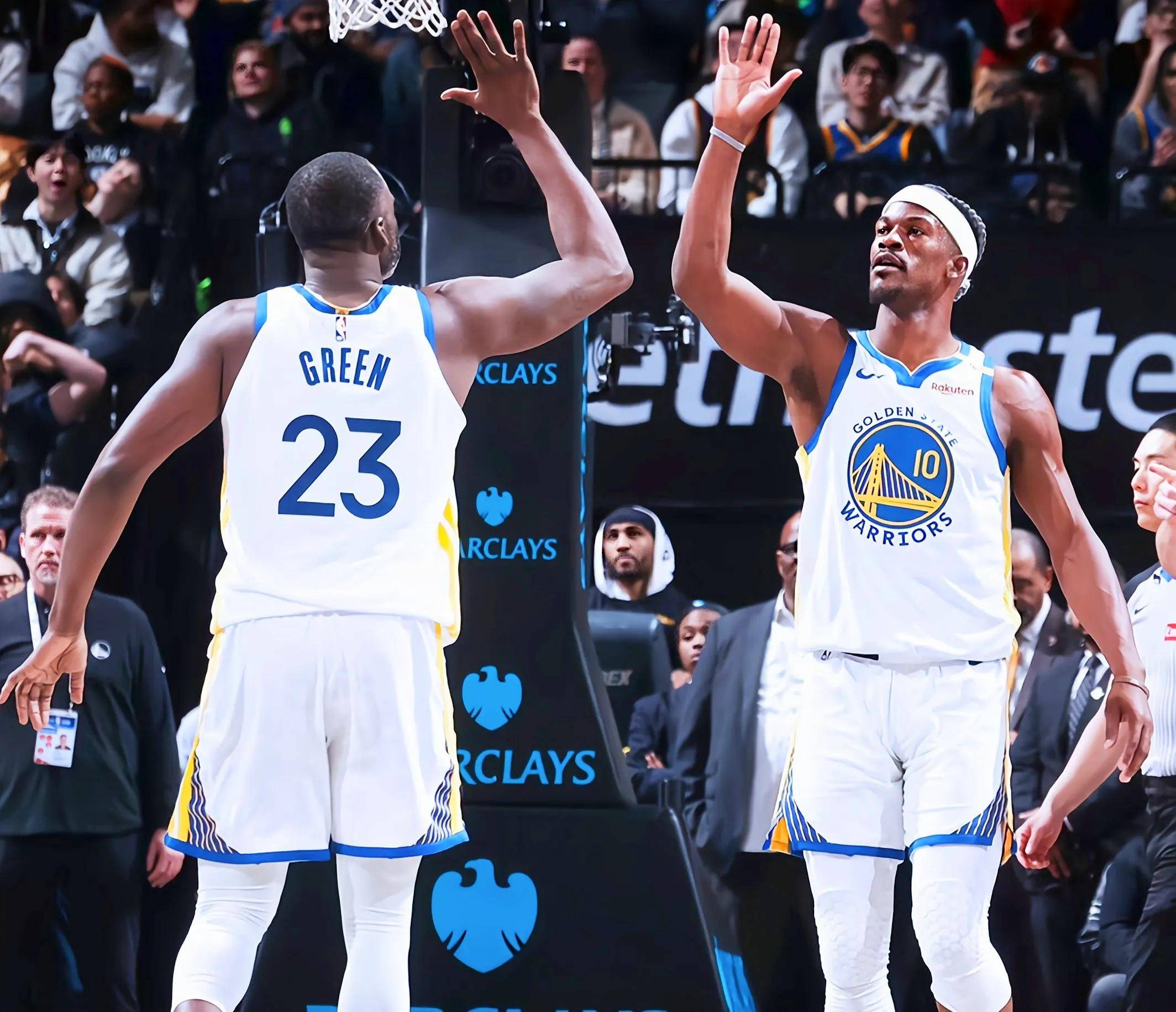 勇士主场大胜火箭，豪取五连胜