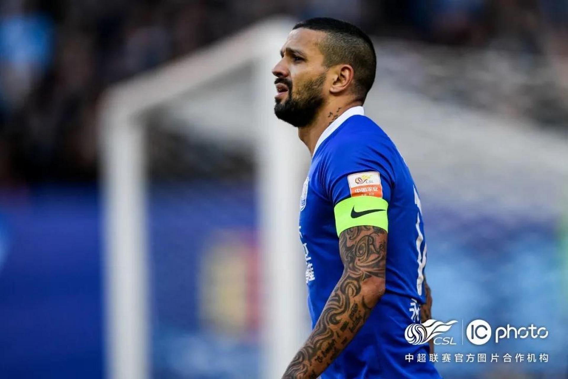 包含上海永昌队轻取对手保住领先位置的词条